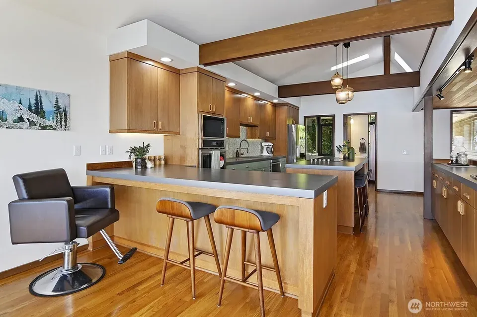 4 Bed 2 Bath Established Mid-Century Residence in Seattle, WA - 5