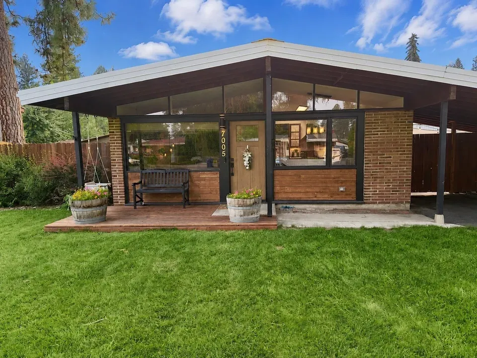 4 Bed 2 Bath Established Mid-Century Residence in Spokane, WA
