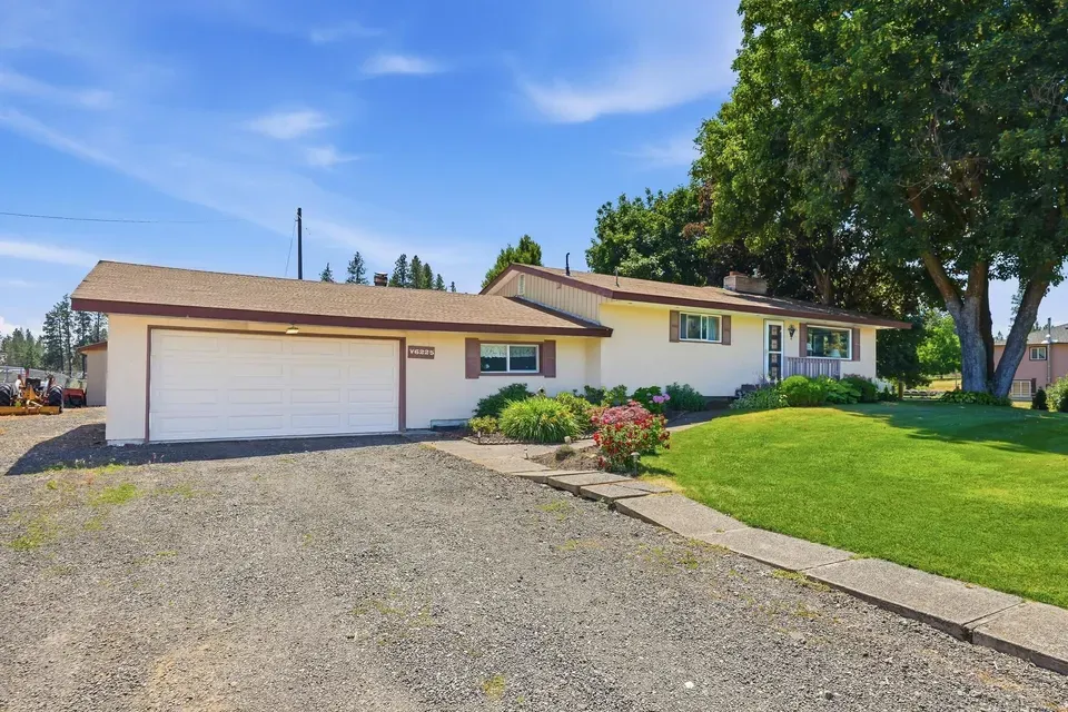 4 Bed 2 Bath Established Mid-Century Residence in Spokane, WA - 2