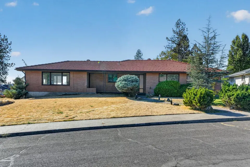 4 Bed 2 Bath Established Mid-Century Residence in Spokane, WA