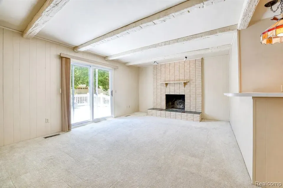 4 Bed 2 Bath Established Mid-Century Residence in Troy, MI - 2