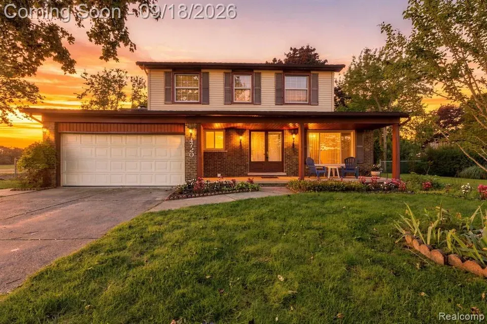 4 Bed 2 Bath Established Mid-Century Residence in Troy, MI - 1