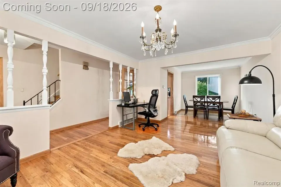 4 Bed 2 Bath Established Mid-Century Residence in Troy, MI - 4