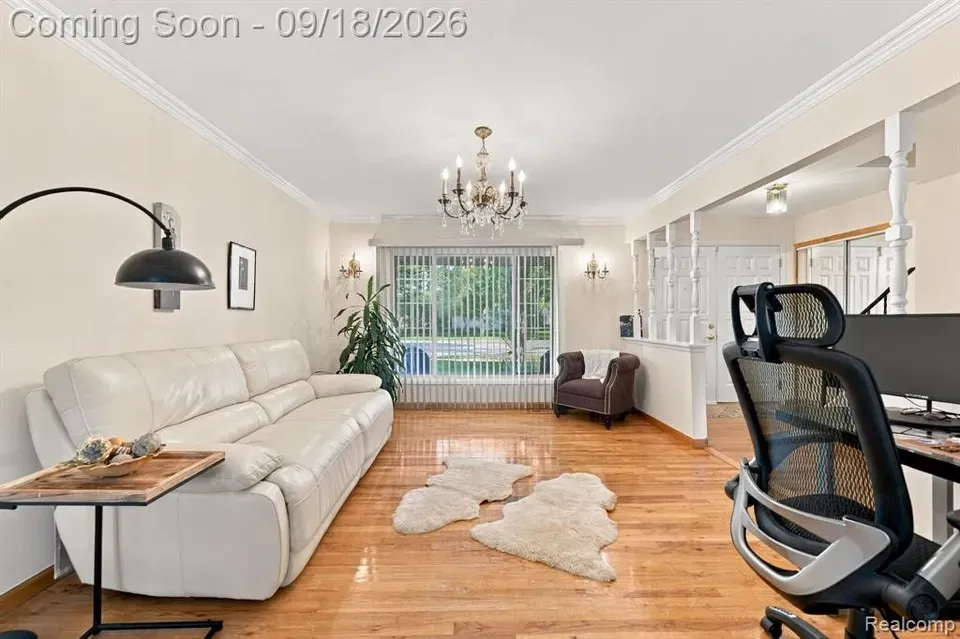 4 Bed 2 Bath Established Mid-Century Residence in Troy, MI - 5