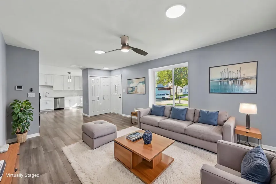 4 Bed 2 Bath Established Mid-Century Residence in Troy, MI - 3
