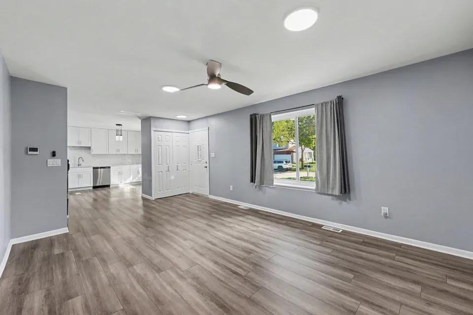 4 Bed 2 Bath Established Mid-Century Residence in Troy, MI - 4