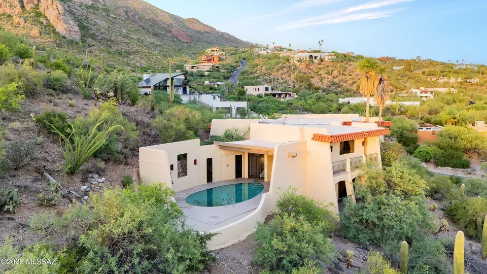 4 Bed 2 Bath Established Mid-Century Residence in Tucson, AZ - 2