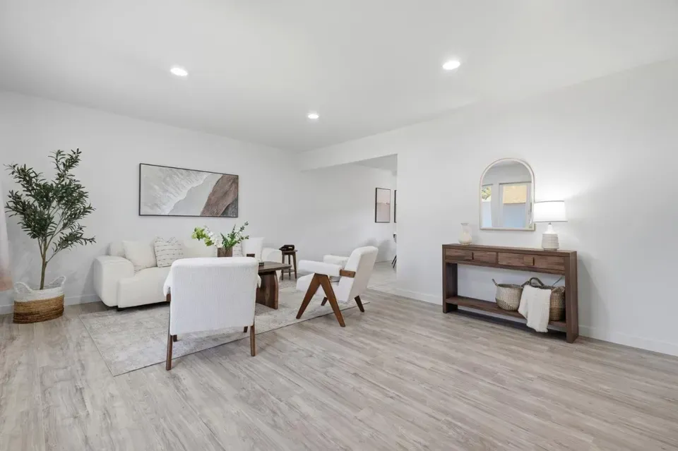 4 Bed 2 Bath Established Multi-Level Townhouse in San Jose, CA - 2