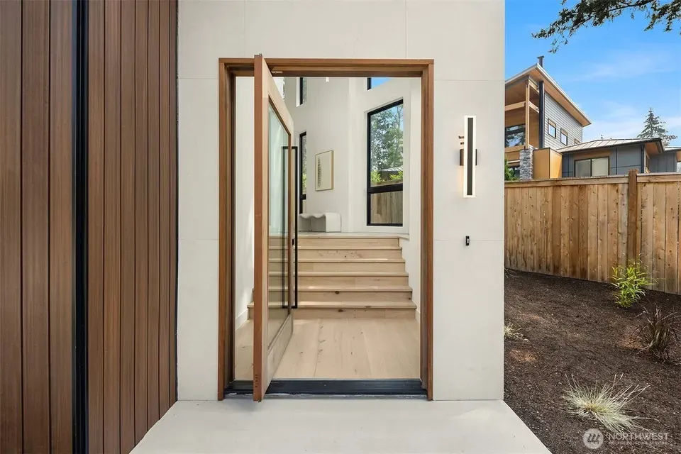 4 Bed 2 Bath Modern Architectural Estate in Bellevue, WA - 3