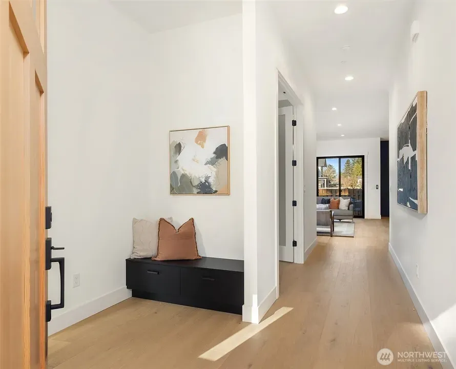 4 Bed 2 Bath Modern Architectural Estate in Bellevue, WA - 3