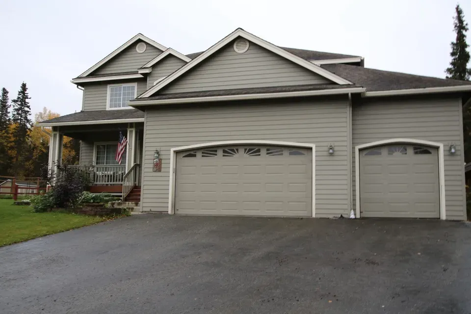 4 Bed 2 Bath Modern Contemporary Residence in Anchorage, AK