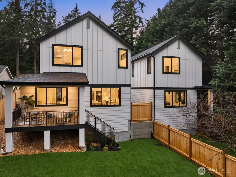 4 Bed 2 Bath Modern Contemporary Residence in Bellevue, WA - 2