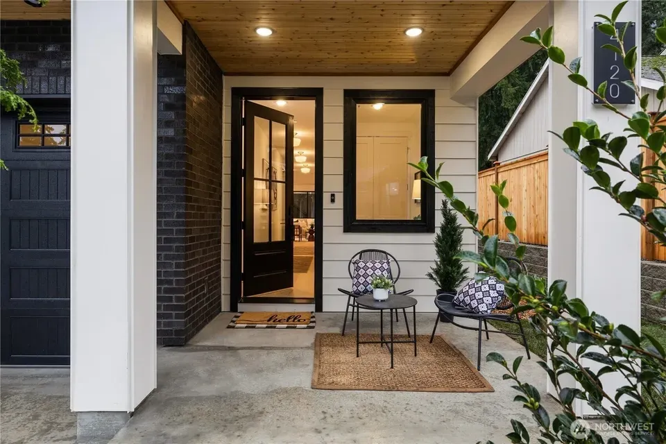 4 Bed 2 Bath Modern Contemporary Residence in Bellevue, WA - 3
