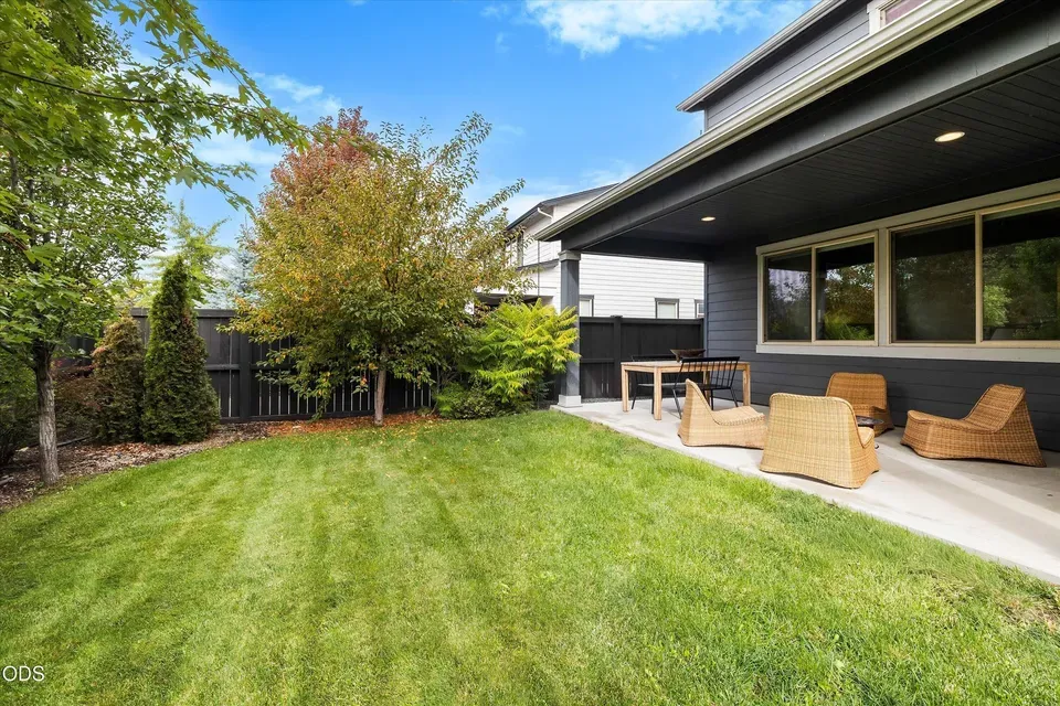 4 Bed 2 Bath Modern Contemporary Residence in Bend, OR - 2