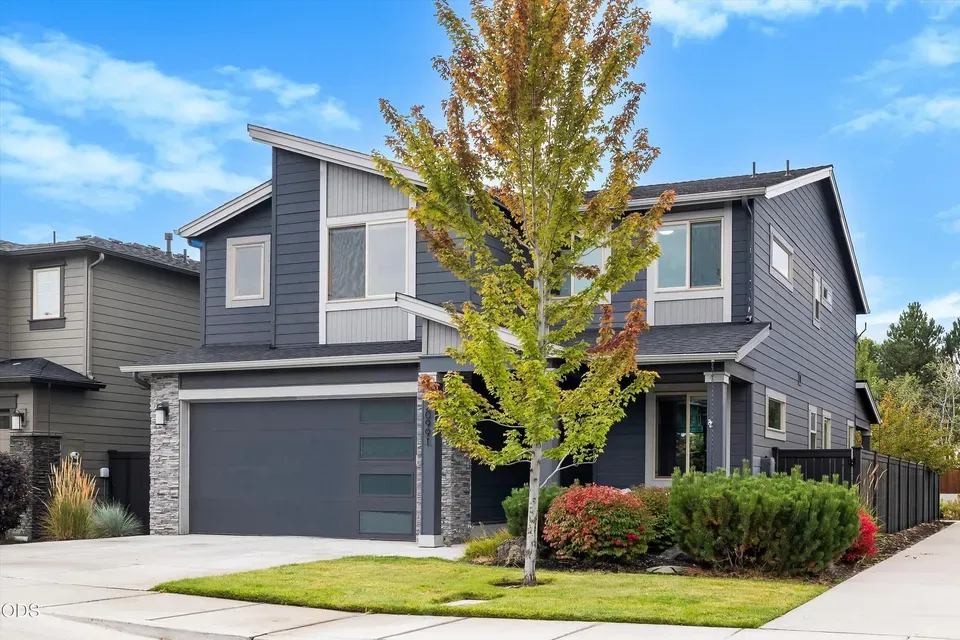 4 Bed 2 Bath Modern Contemporary Residence in Bend, OR - 3