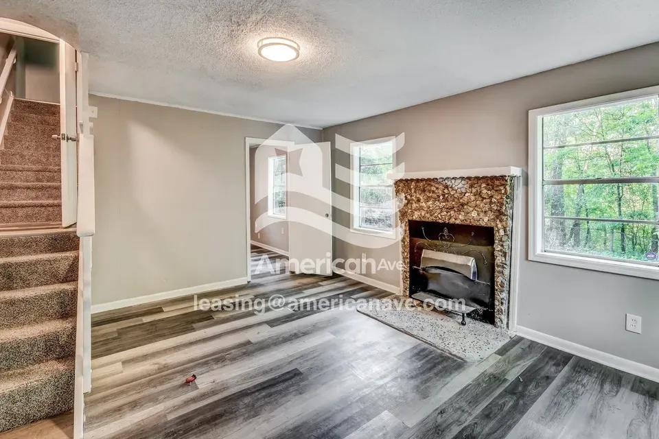 4 Bed 2 Bath Modern Contemporary Residence in Birmingham, AL - 3