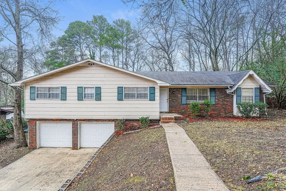 4 Bed 2 Bath Modern Contemporary Residence in Birmingham, AL