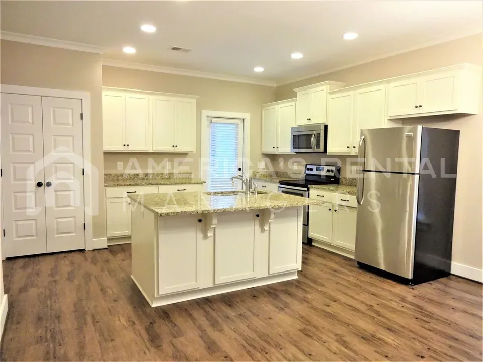 4 Bed 2 Bath Modern Contemporary Residence in Birmingham, AL - 5