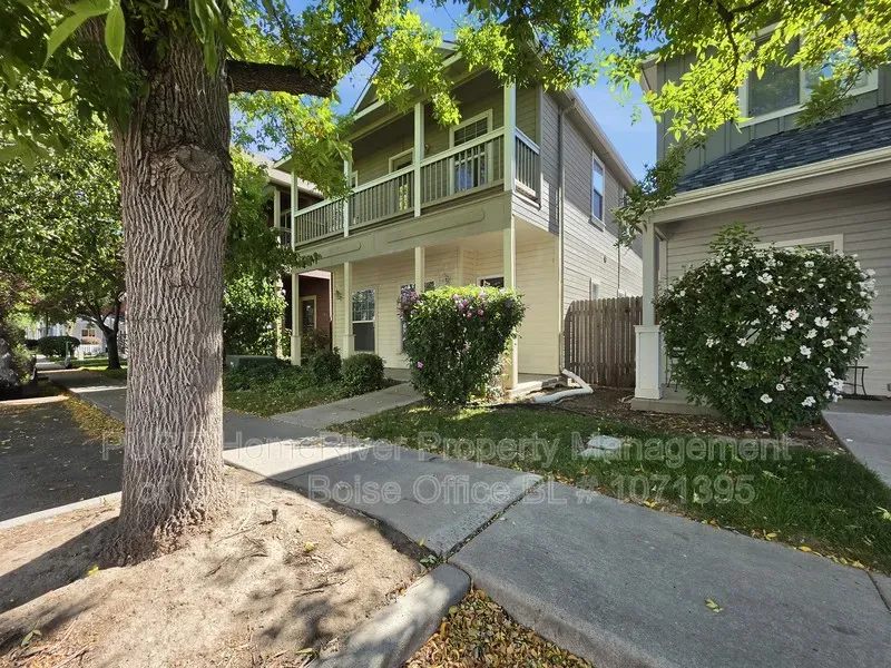 4 Bed 2 Bath Modern Contemporary Residence in Boise, ID - 2