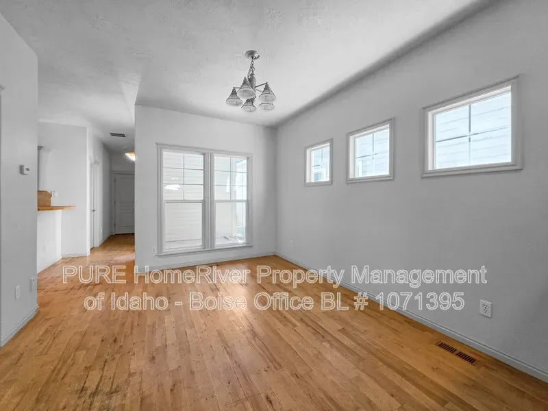 4 Bed 2 Bath Modern Contemporary Residence in Boise, ID - 5