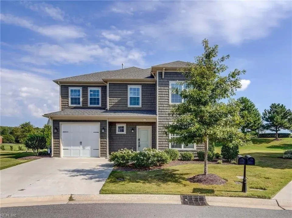 4 Bed 2 Bath Modern Contemporary Residence in Chesapeake, VA