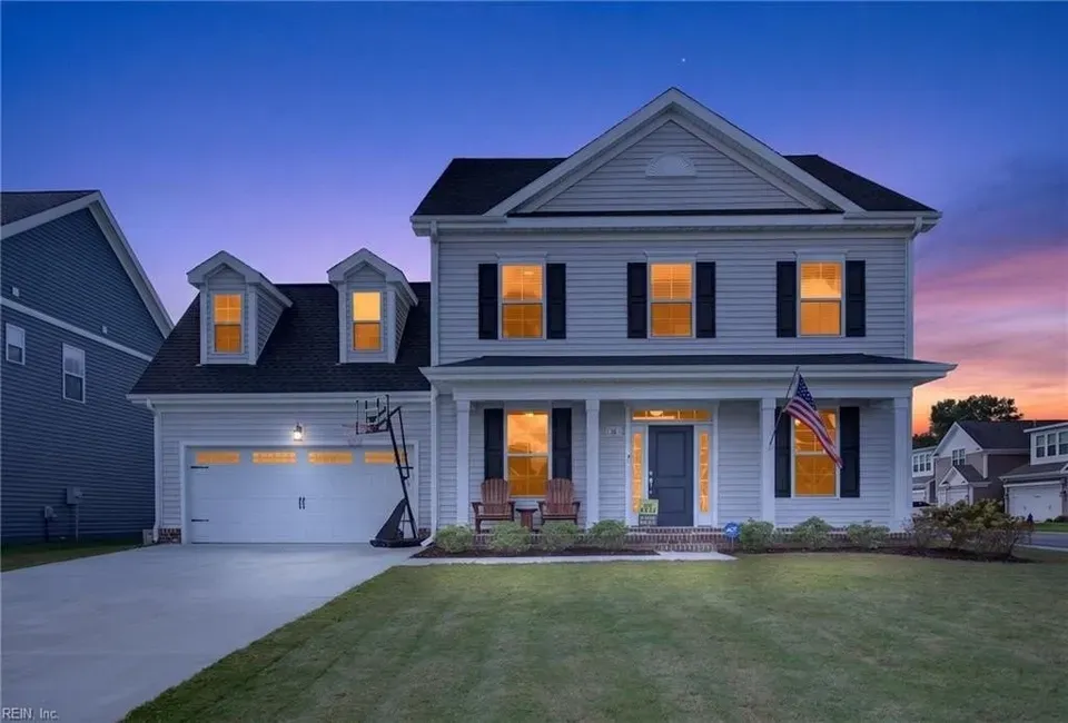 4 Bed 2 Bath Modern Contemporary Residence in Chesapeake, VA