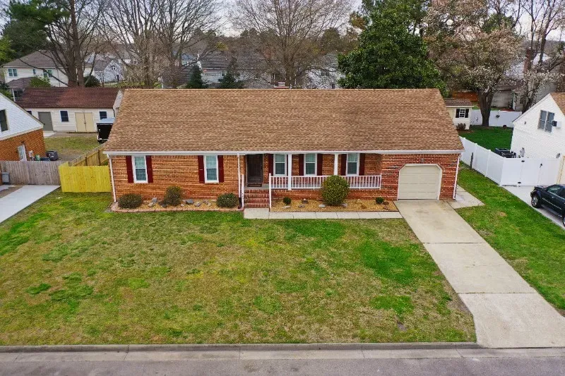 4 Bed 2 Bath Modern Contemporary Residence in Chesapeake, VA - 2
