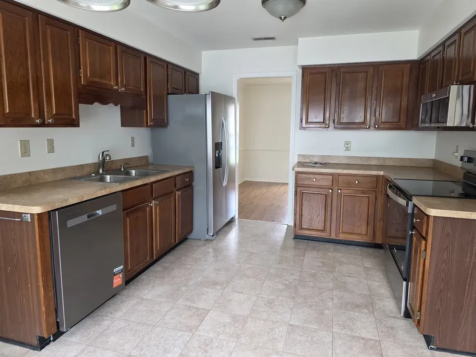 4 Bed 2 Bath Modern Contemporary Residence in Chesapeake, VA - 4