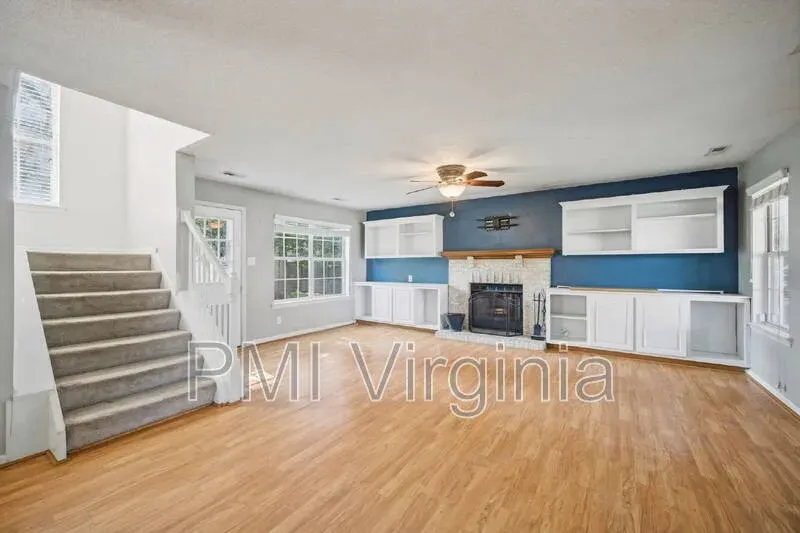 4 Bed 2 Bath Modern Contemporary Residence in Chesapeake, VA - 5