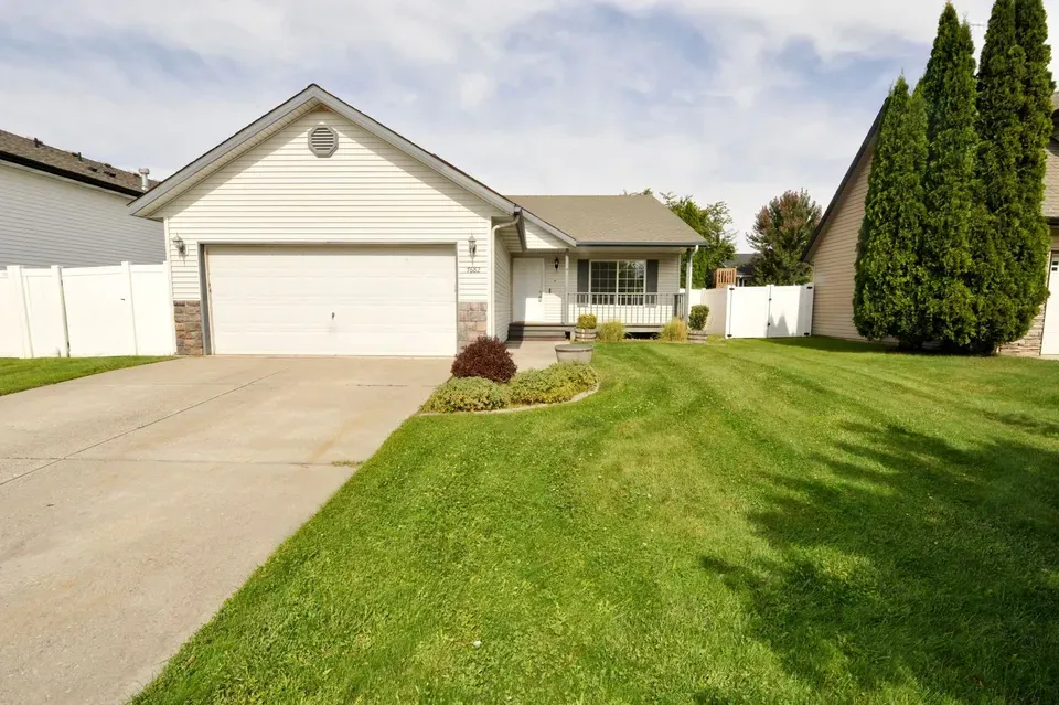 4 Bed 2 Bath Modern Contemporary Residence in Coeur d Alene, ID - 2