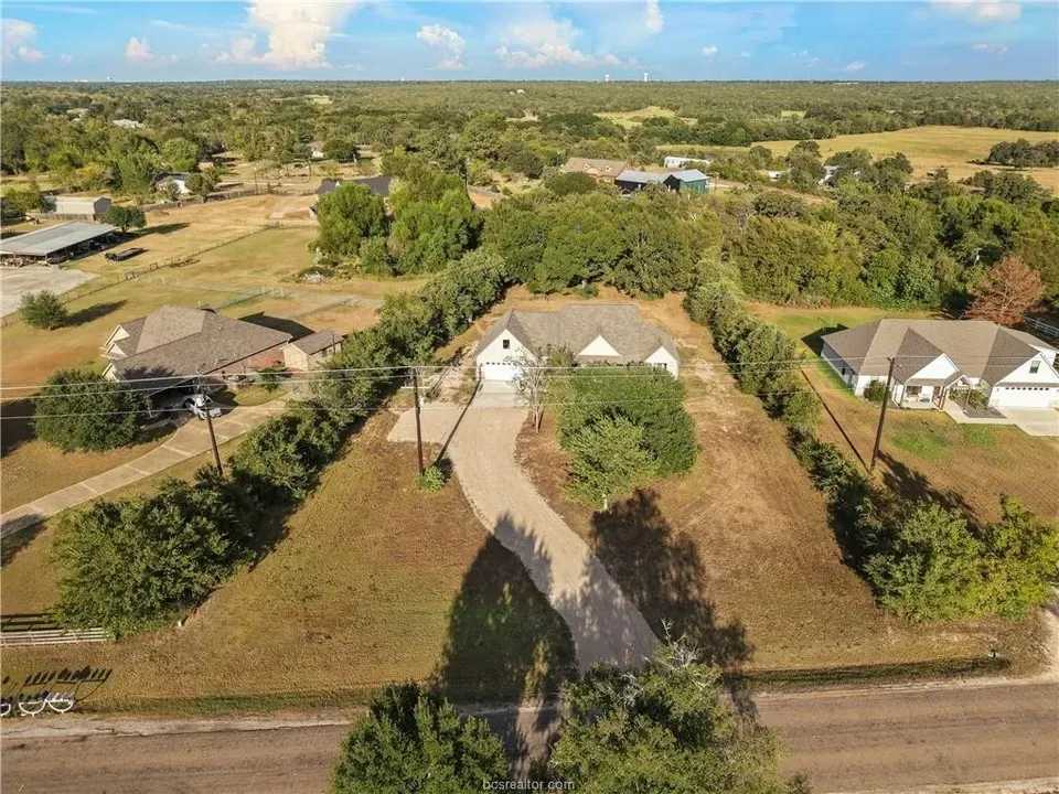 4 Bed 2 Bath Modern Contemporary Residence in College Station, TX - 2