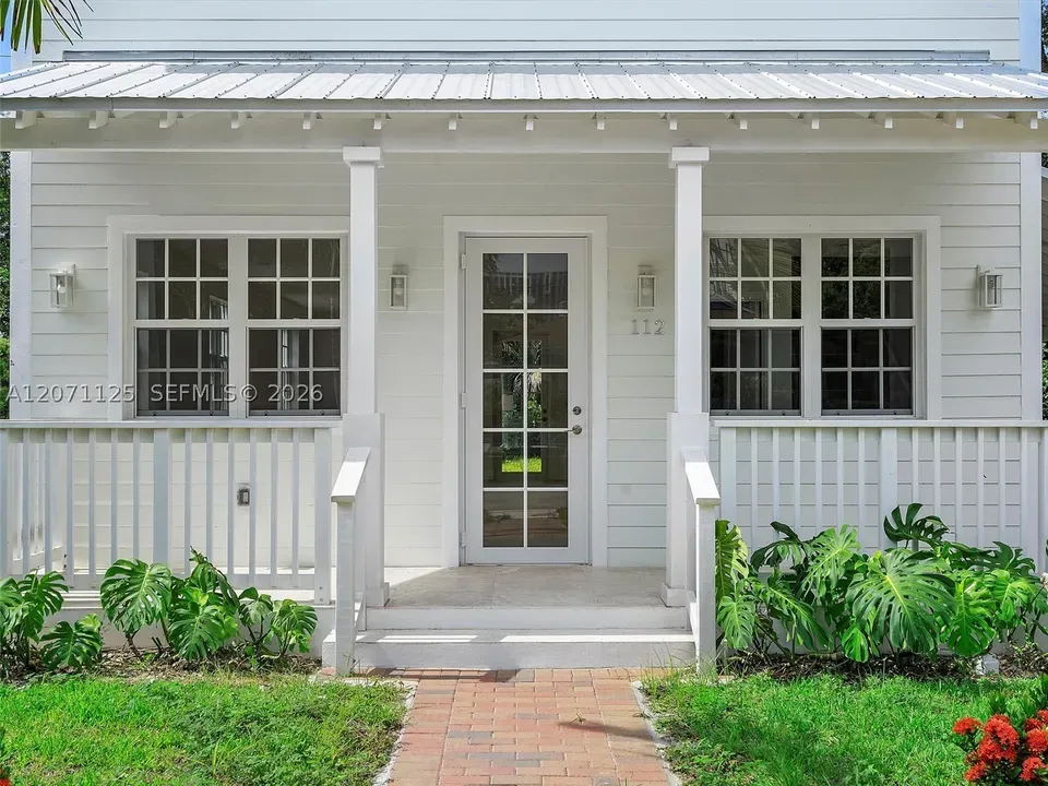 4 Bed 2 Bath Modern Contemporary Residence in Coral Gables, FL - 2