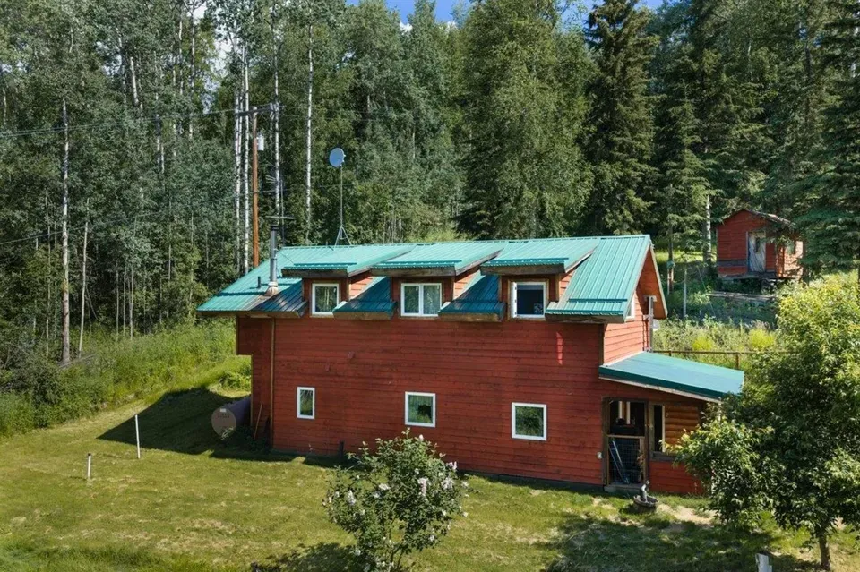 4 Bed 2 Bath Modern Contemporary Residence in Fairbanks, AK - 1