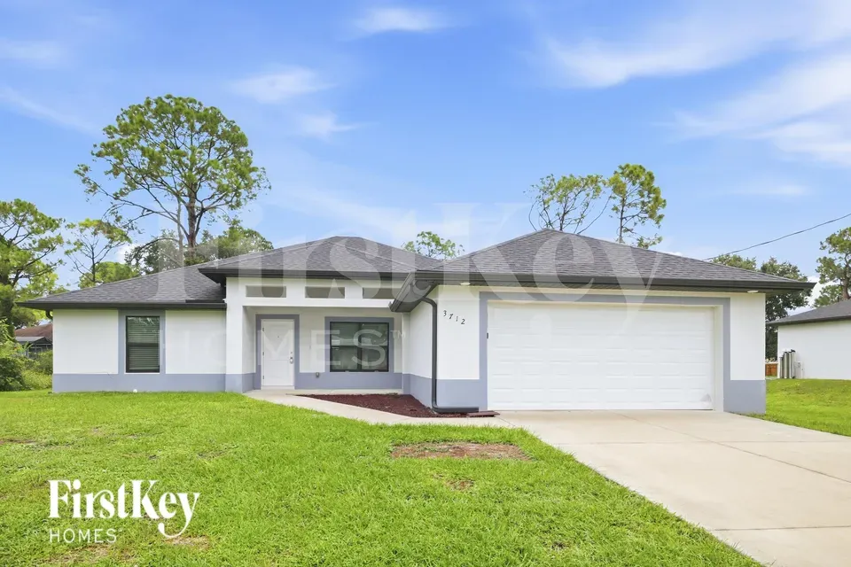 4 Bed 2 Bath Modern Contemporary Residence in Fort Myers, FL - 1