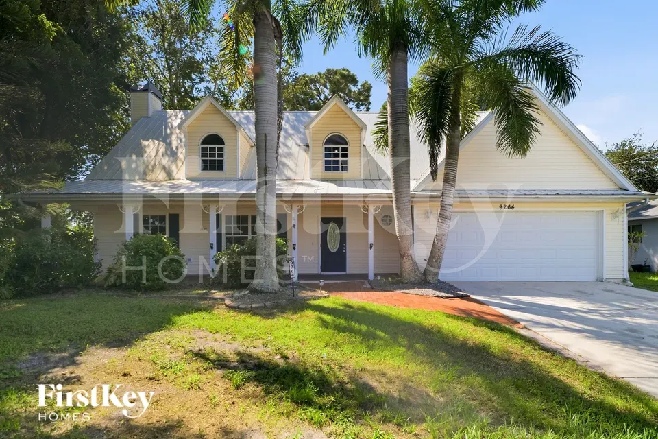 4 Bed 2 Bath Modern Contemporary Residence in Fort Myers, FL