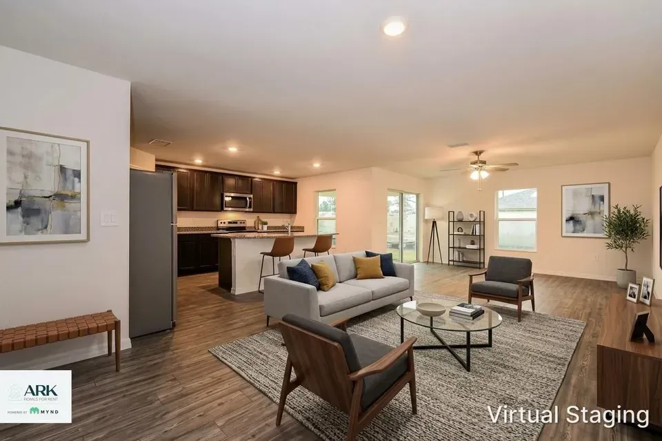 4 Bed 2 Bath Modern Contemporary Residence in Fort Myers, FL - 2
