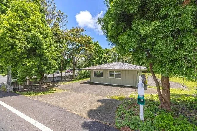 4 Bed 2 Bath Modern Contemporary Residence in Hilo, HI