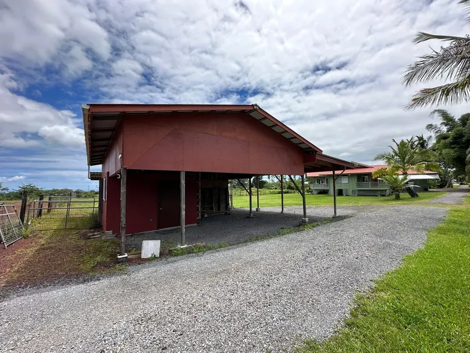 4 Bed 2 Bath Modern Contemporary Residence in Hilo, HI - 2