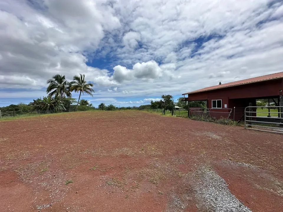 4 Bed 2 Bath Modern Contemporary Residence in Hilo, HI - 3