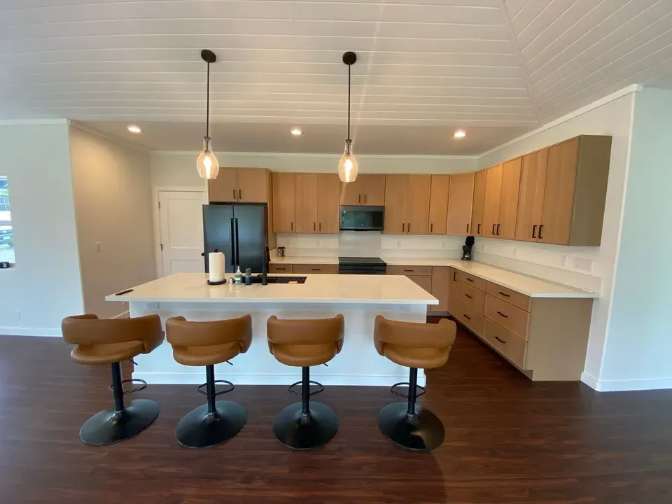 4 Bed 2 Bath Modern Contemporary Residence in Hilo, HI