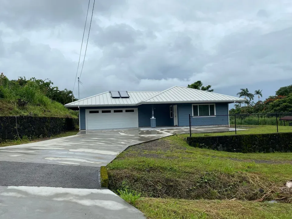 4 Bed 2 Bath Modern Contemporary Residence in Hilo, HI - 2