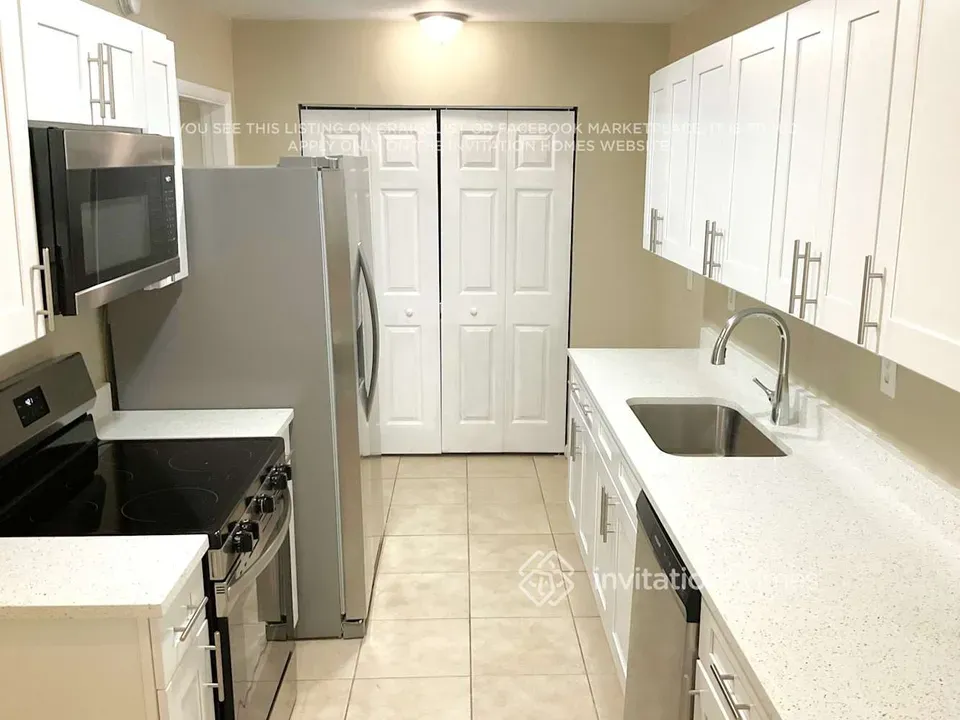 4 Bed 2 Bath Modern Contemporary Residence in Hollywood, FL - 4