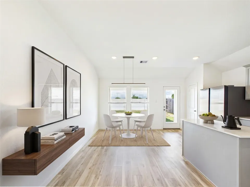 4 Bed 2 Bath Modern Contemporary Residence in League City, TX - 4