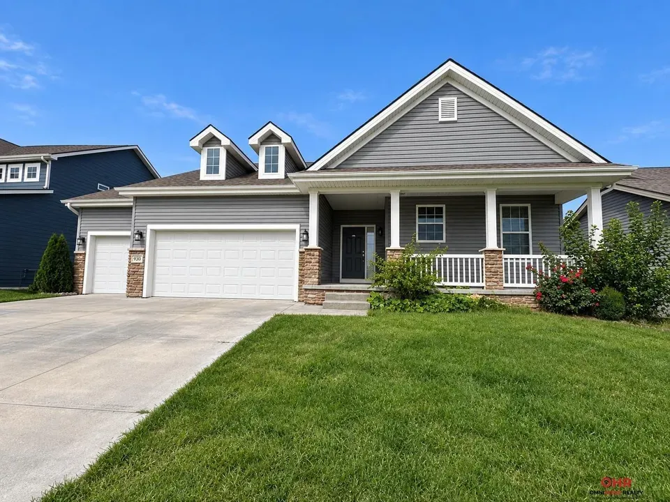 4 Bed 2 Bath Modern Contemporary Residence in Lincoln, NE - 2