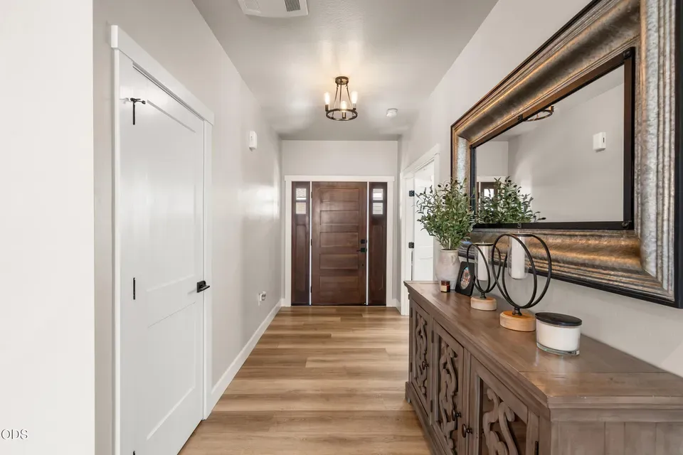 4 Bed 2 Bath Modern Contemporary Residence in Medford, OR - 3