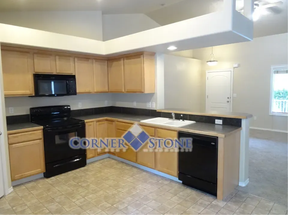 4 Bed 2 Bath Modern Contemporary Residence in Meridian, ID
