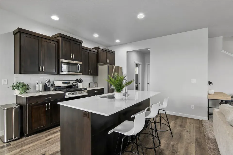 4 Bed 2 Bath Modern Contemporary Residence in Meridian, ID - 5