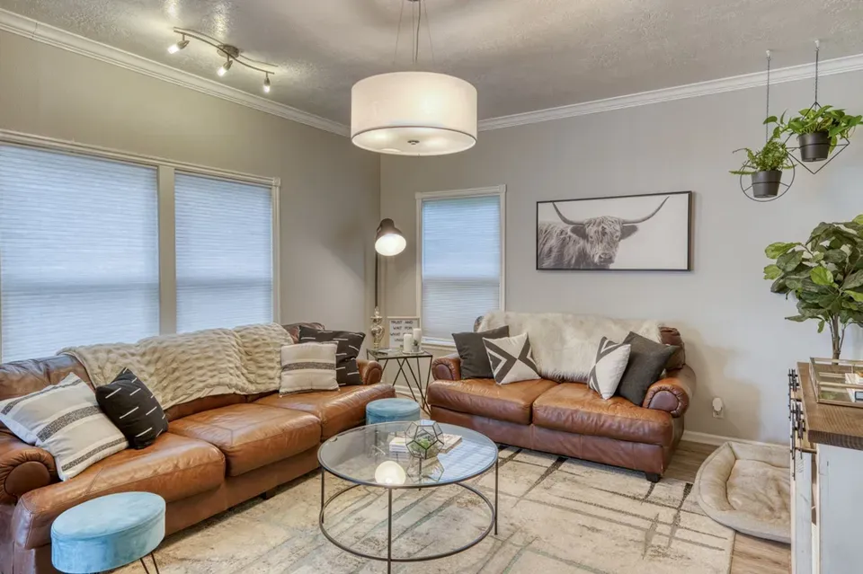 4 Bed 2 Bath Modern Contemporary Residence in Meridian, ID - 4