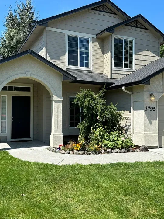 4 Bed 2 Bath Modern Contemporary Residence in Meridian, ID - 2