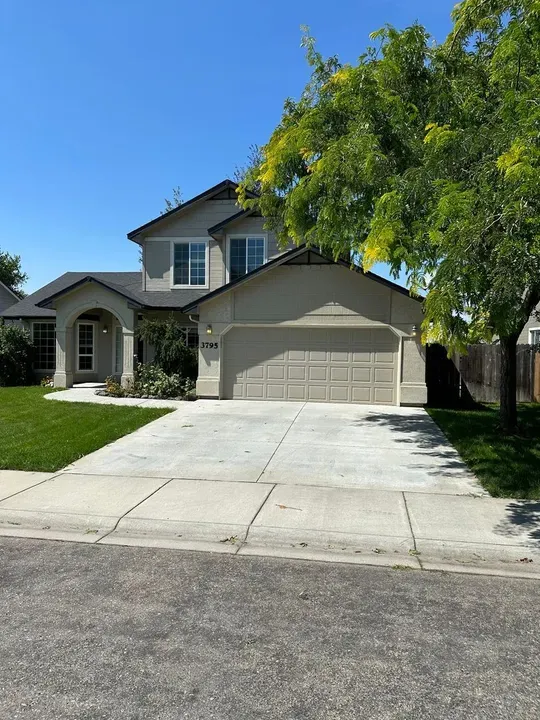 4 Bed 2 Bath Modern Contemporary Residence in Meridian, ID - 3
